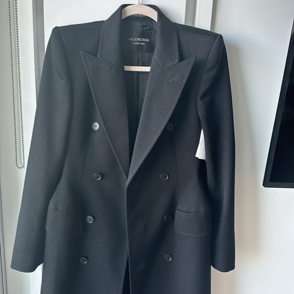 BALENCIAGA
Double-Breast Hourglass Wool Coat - Picture 10 of 13